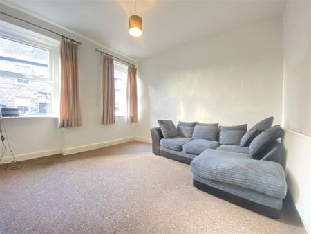 Main Road, Bamford, Hope Valley - Photo 3