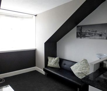 Flat to rent on - Photo 6