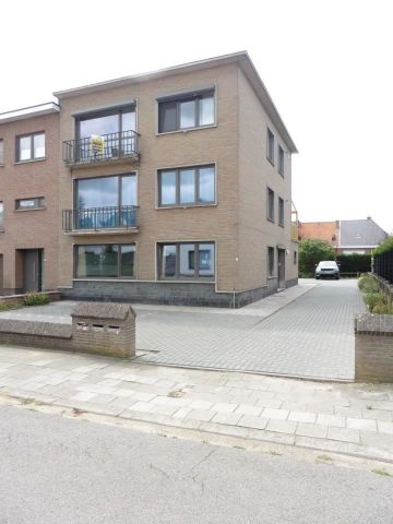 Appartement met kleine garageruimte/berging en 2 open staanplaatsen - Photo 4