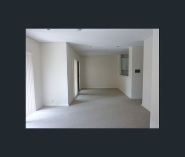 Centrally Located 2 Bedroom, 2 Bathroom Apartment- new photos will ... - Photo 2