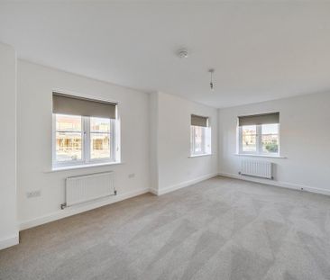 4 bedroom semi-detached house to rent - Photo 6