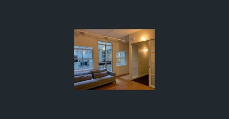 Stunning two bedroom in classic Heritage building - Photo 5