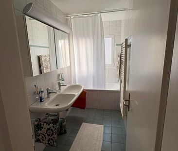 Charmante 4.5-Zimmer-Wohnung mit Balkon in sonniger und ruhiger Lage in Emmenbrücke - Photo 4