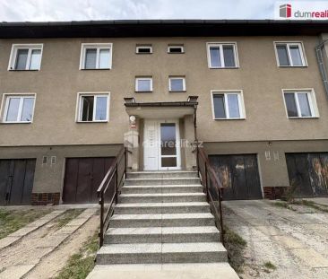 pronájem revitalizovaného bytu s balkónem, garáží a parkovacím míst... - Photo 5