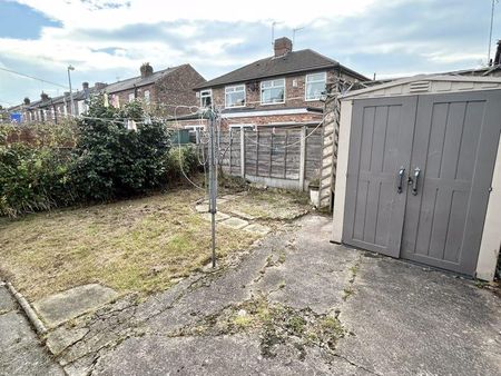 3 bedroom semi-detached house to rent - Photo 5