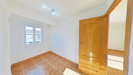 Piso de alquiler en La Alhóndiga - Photo 2