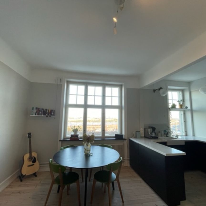 56 kvm i vackra SJ husen - Photo 1