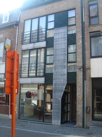 Duplex-appartement (3°+4°V.) met 2 slaapkamers + 2 terrassen - in centrum gelegen - Foto 2