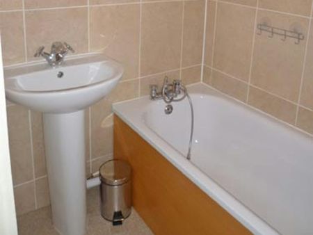 Cluster house to rent on - Photo 4