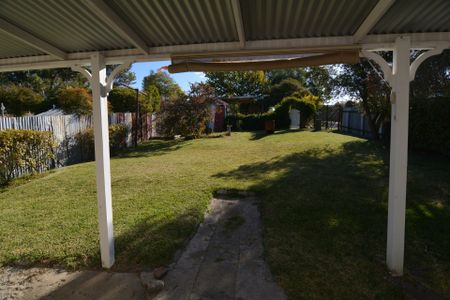 FANTASTIC VILLAGE HOME - Photo 2