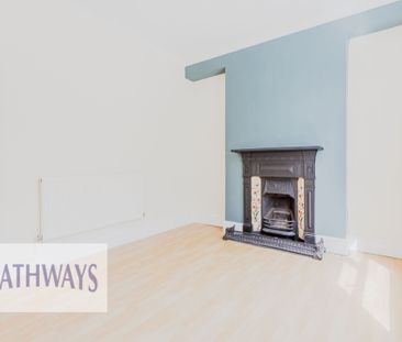 3 bed end of terrace house to rent in Broad Street, Pontypool, NP4 - Photo 4