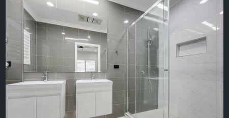 Contemporary Family Home - Photo 5