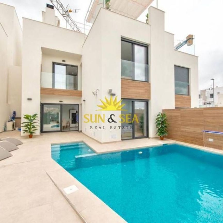 Alquiler de casa o chalet independiente en Benijofar - Photo 1