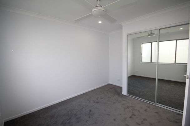 Stylish Air-Conditioned Home in Central Maroochydore - Photo 1