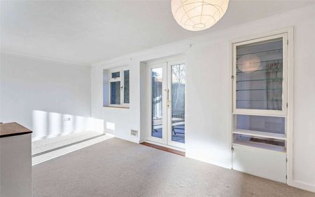 Three Bedroom Home with Driveway & Garage - Photo 3