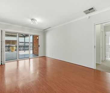 Spacious Family Living with Alfresco Appeal - Photo 4