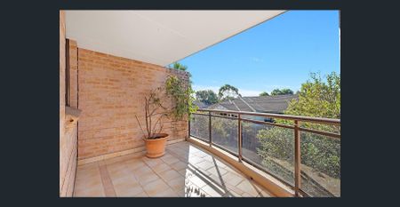 SPACIOUS APARTMENT | WALK TO STOCKLAND & STATION! - Photo 3