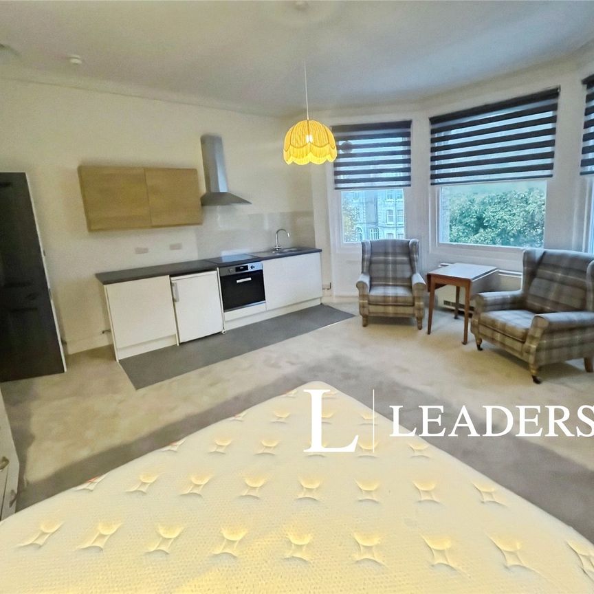 studio to rent The Drive, Hove, East Sussex, BN3 - Photo 1