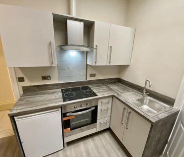 Studio to rent - Photo 2