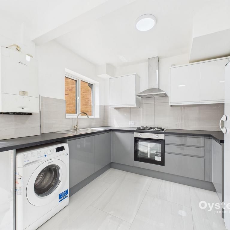 3 bedroom terraced house to rent - Photo 1