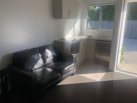 Furnished with Power and Wifi included - Photo 2