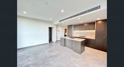 Two Bedroom with Magnificent Harbour bridge & City Views - Photo 5