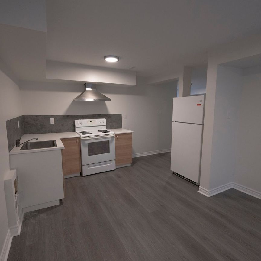 For Lease - B-27 Rockcress Gardens, South of Baseline to Knoxdale, Ontario - Photo 1