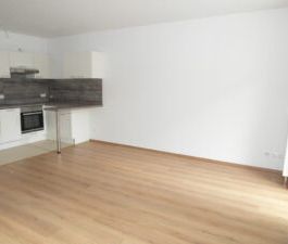 Liebknechtstr. 58, Wohnung 3 ~~~ Einbauküche, Balkon, Tageslichtbad... - Photo 2