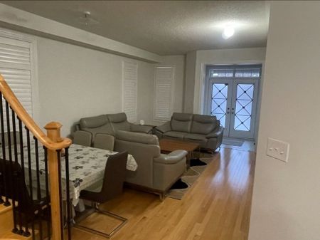 For Lease - 24 Lloyd Crescent, Brampton, Ontario - Photo 3