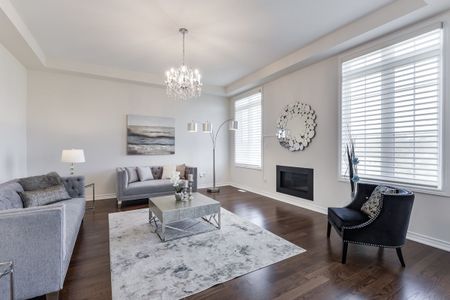 For Lease - 72 Joseph Hartman Crescent, Aurora, Ontario - Photo 2