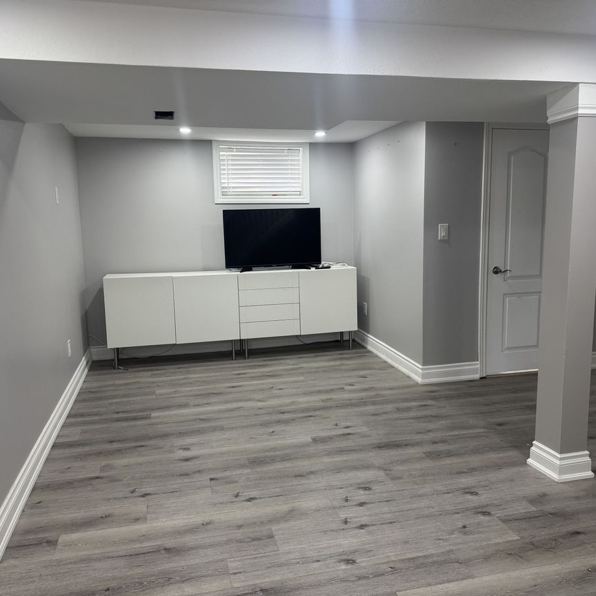 For Lease - 387 Upper Gage Avenue Unit# LOWER, Hamilton, Ontario - Photo 1
