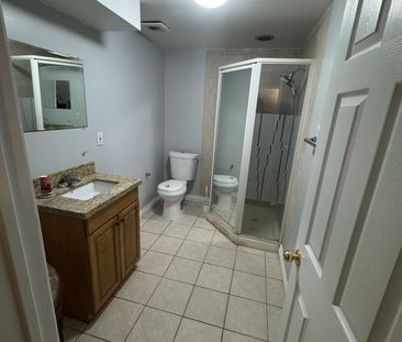 For Lease - 3910 Baggins Court, Mississauga, Ontario - Photo 5