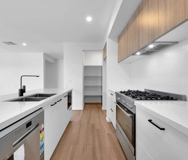 Quality Four-Bedroom Home with Low-Maintenance Living - Photo 4