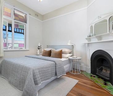 Charming 2 Bedroom Cottage in Balmain Village Location - Photo 3