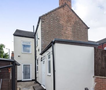 4 bed Semi-Detached House for Rent - Photo 4