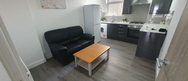 Flat 1, 30 Russell Street, , Cardiff, CF24 3BG - Photo 1