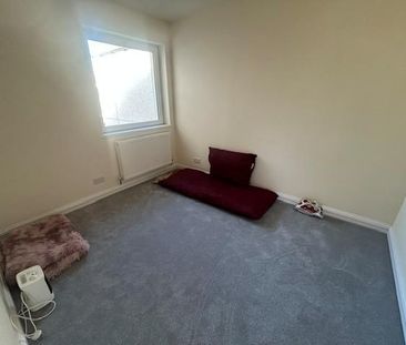 6 bedroom house to rent - Photo 2