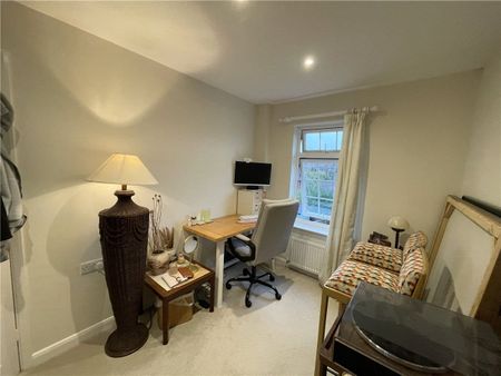 A beautifully presented unfurnished two bedroom terraced house on the outskirts of Marlborough with stunning views of the surrounding North Wessex Downs. - Photo 2
