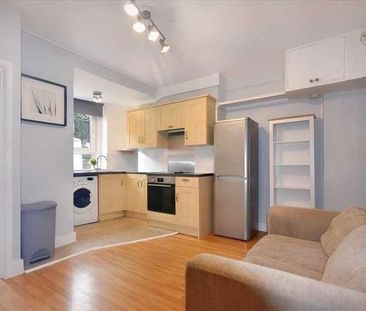 Dewsbury Court, Chiswick, London, W4 - Photo 2