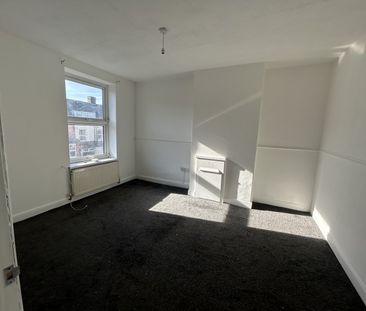 St Hilda's Mount, East End Park, LS9 - Leeds - Photo 2