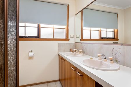 Spacious 4-Bedroom with Multiple Living Areas & Outdoor Entertaining - Photo 3