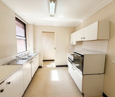 Convenient Two-Bedroom Unit Close to Macquarie University - Photo 2