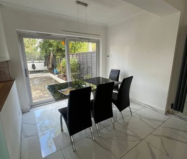4 Bed Semi-Detached House, Duke Road, IG6 - Photo 5