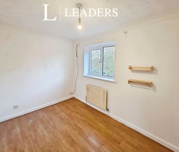 4 bedroom detached to rent The Green, March - Photo 1
