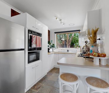 Effortless Living with Modern Appeal - Photo 6