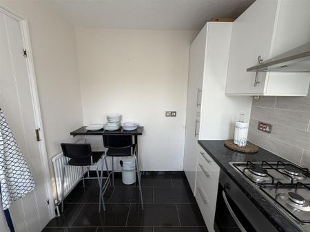 Studio to rent - Photo 4