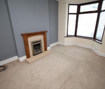 3 bedroom end of terrace house to rent - Photo 1