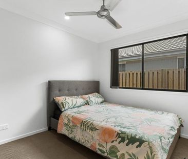 Spacious Family Home In Park Ridge! - Photo 3