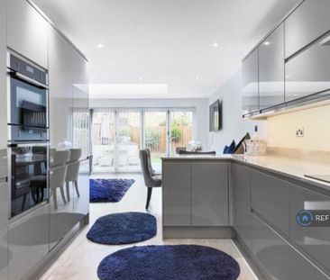 4 bedroom detached house to rent - Photo 6