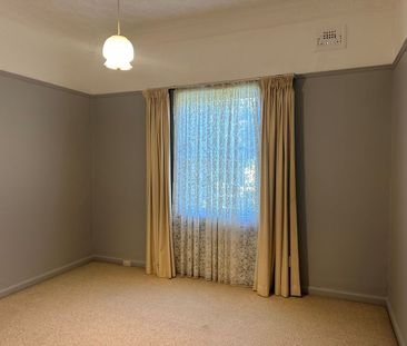 Lovely Home on One Acre Block - Photo 4